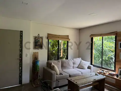 Julian Balbín 4000, Piso 0