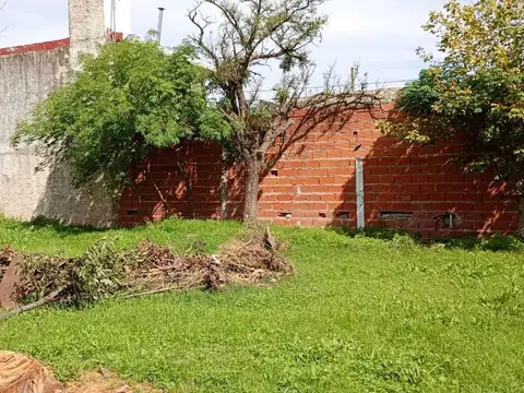 Casa 3 ambientes con 1 baño