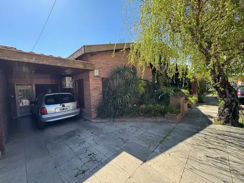 VENTA CASA CUATRO AMBIENTES PALOMAR APTO CREDITO