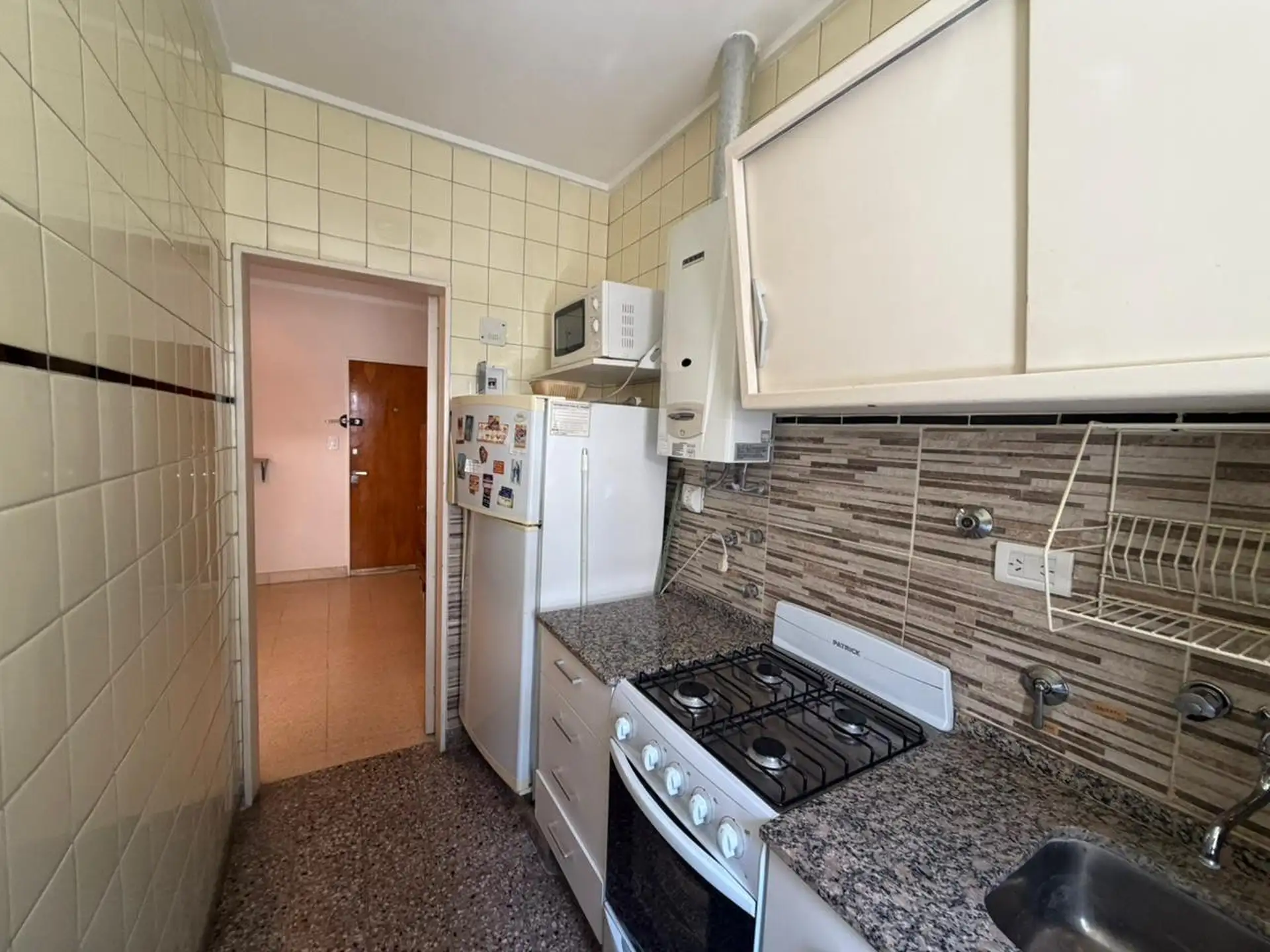 Depto 1 amb dividido con balcón, 32m² en Zona Centro
