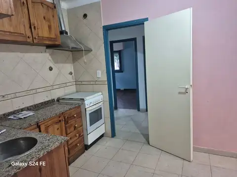 CASA USO PROF. O COMERCIAL EN ALQUILER L.ZAMORA O.
