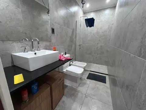 Casa 2 ambientes con 1 baño