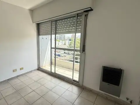  ALQUILER Departamento Monoambiente, al frente.