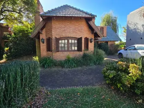 VENTA CASA 4 AMB BARRIO EL CARMEN HUDSON