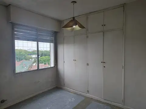 Departamento 4 ambientes en torre – A reciclar – Piso 6 – Muy luminoso – Belgrano R