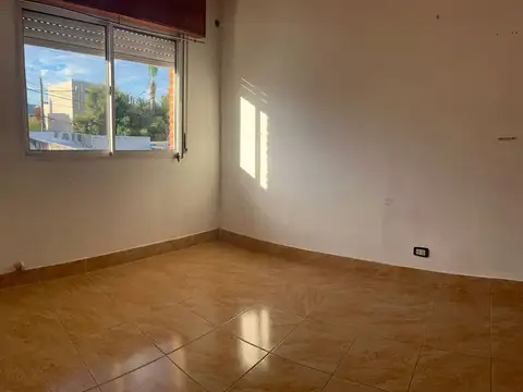 Depto Tipo Casa en Alquiler de 2 dormitorios