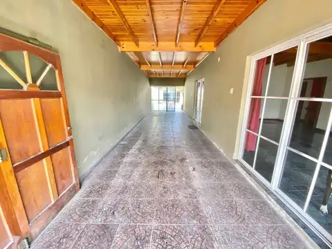 CASA 4 AMBIENTES QUINCHO PILETA COCHERA