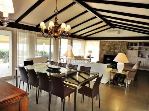 Casa en Alquiler Temporal en Playa Mansa, USD 38.500