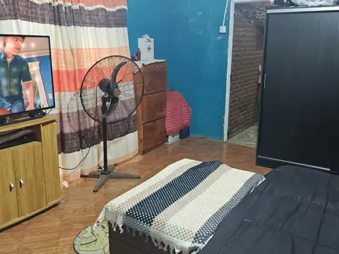CASA EN VENTA 515 E/ 206 y 207 4 DORM + MONOAMBIENTE CABAÑA
