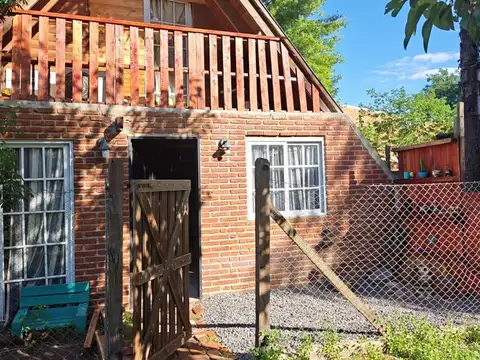 CASA EN VENTA 515 E/ 206 y 207 4 DORM + MONOAMBIENTE CABAÑA