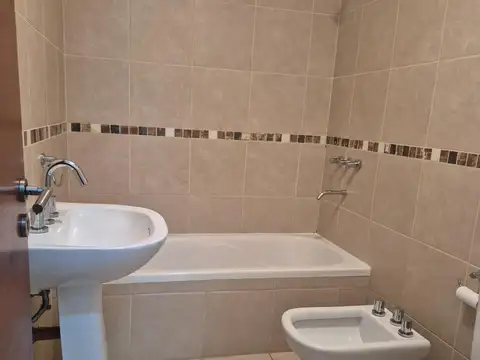 ALQUILER! Dpto de dos dormitorios en Av. Belgrano al 1.500