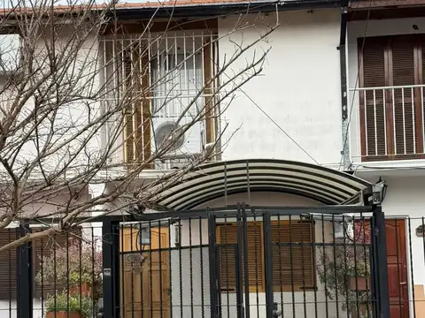 Depto Tipo Casa en Alquiler de 2 dormitorios