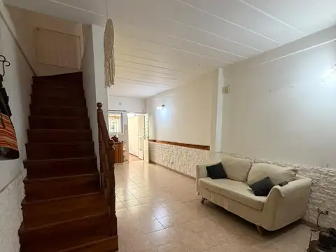 Depto Tipo Casa en Alquiler en Martin Coronado, $ 900.000