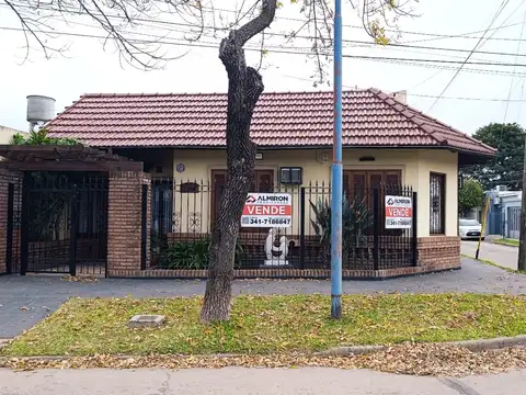 Casa en venta c/ cochera en Capitán Bermúdez