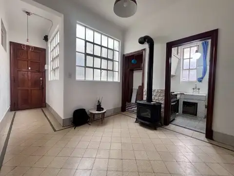 Imperdible departamento estilo PH de 3 ambientes con dependencia, muy luminoso. Caballito. APTO...