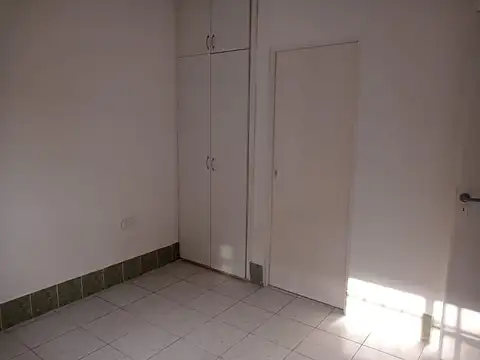 MONOAMBIENTE PLANTA BAJA SIN EXPENSAS MUY BUENA UBICACION