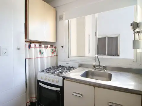VENTA DEPTO  1 AMB SOBRE LIBERTADOR VISTA AL RIO