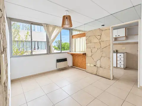 16 entre 32 y 33. 1 dormitorio. Muy luminosos, Cochera Opcional