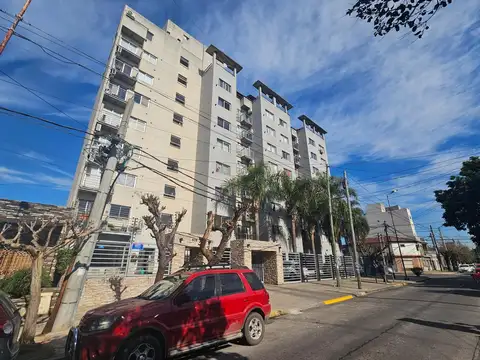 Departamento de 2 Ambientes con cochera en alquiler Moron