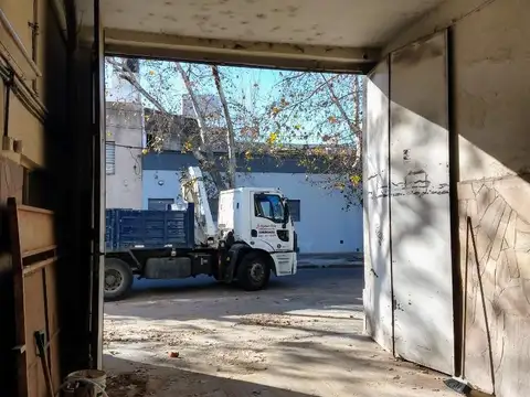 Galpon en Venta en Refinerías, USD 180.000