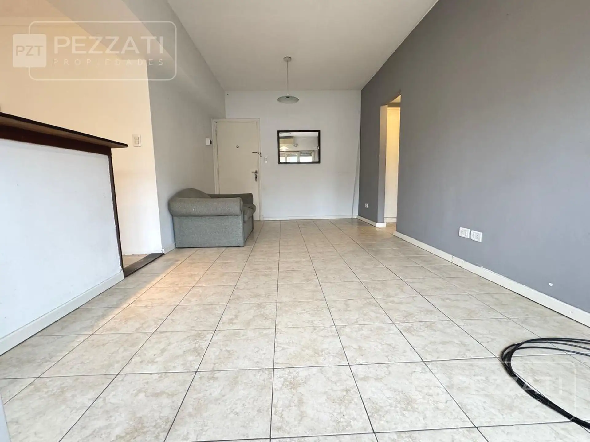 Depto 2 amb, 42m² reciclado con balcón — Shopping Los Gallegos