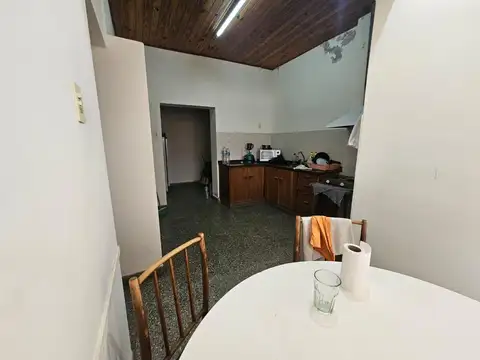 LISANDRO DE LA TORRE 250 SE VENDE CASA DE 3 DORMTIORIOS