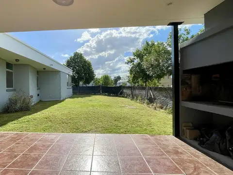Casa en Alquiler en Pilar Del Este, $ 1.200.000