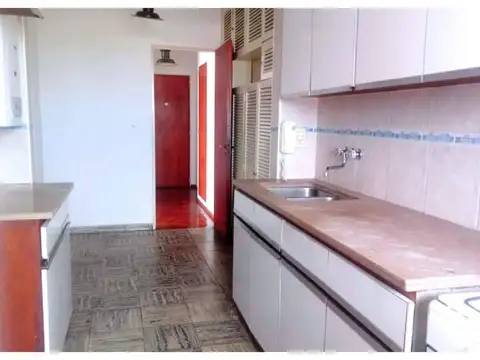 Departamento 6 ambientes con 1 baño