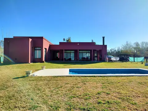 Casa en Venta en Campos De Roca, USD 219.000