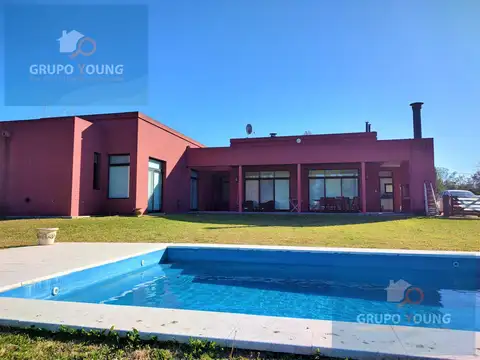 Casa en Venta con 2 cocheras