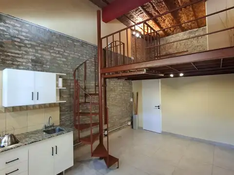 Local en Venta Via Púb.