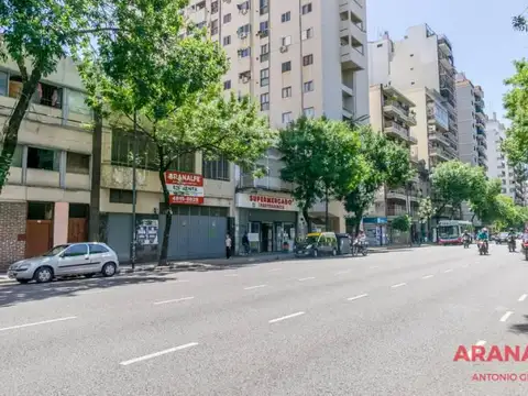 Av. Independencia al 2100