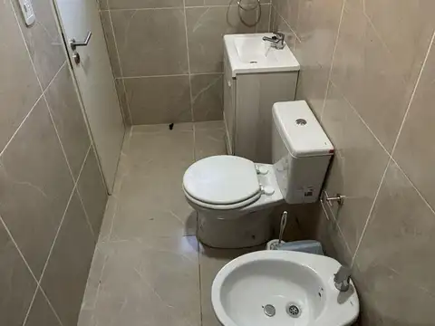 Depto Tipo Casa en Alquiler con 1 cocheras