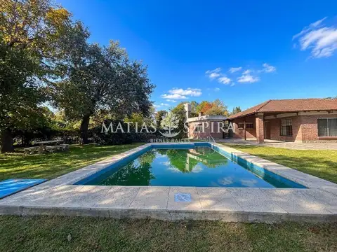 Casa en Venta con 5 cocheras