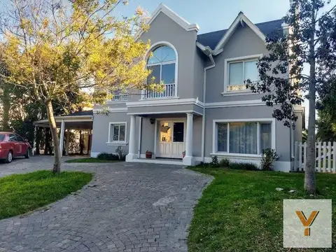 Casa en venta - 4 Dormitorios 4 Baños - Cochera - 1.000Mts2 - Escobar
