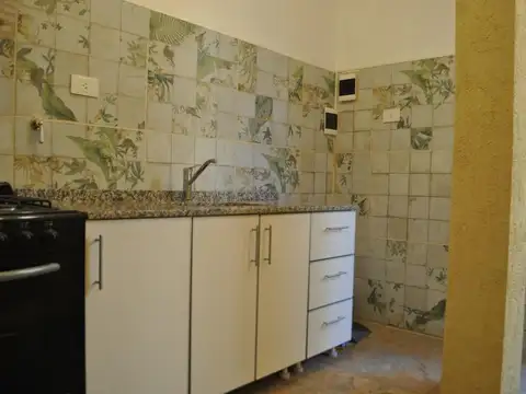 Depto Tipo Casa 4 ambientes con 1 baño