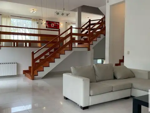 Casa en venta - 5 Dormitorios 2 Baños - 1.024Mts2 - Pinamar