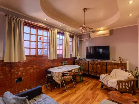 Depto Tipo Casa en Venta de 5 ambientes