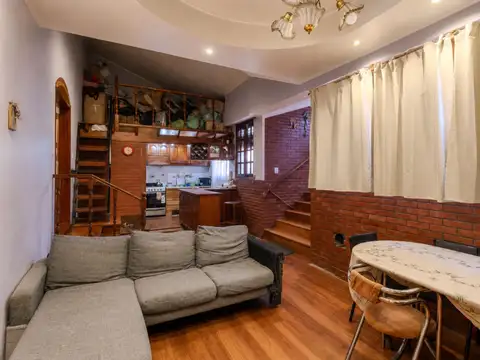 Depto Tipo Casa 5 ambientes con 1 baño