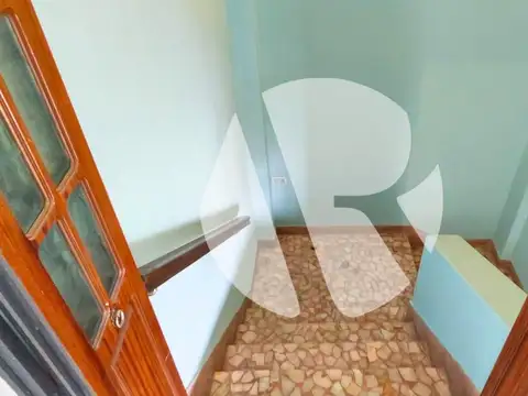 PH en Lomas Del Mirador - Impecable 3 amb  con patio, balcón y parrilla
