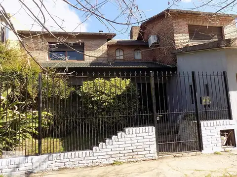 CHALET 4 AMBIENTES – Bº LUNA