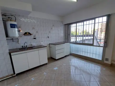 DEPARTAMENTO 2 AMBIENTES - EXCELENTE UBICACION - APTO PROFESIONAL -