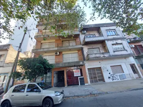DEPARTAMENTO 2 AMBIENTES - EXCELENTE UBICACION - APTO PROFESIONAL -