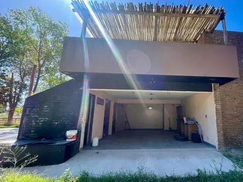 Campo en venta - 3 Dormitorios 4 Baños - La Plata
