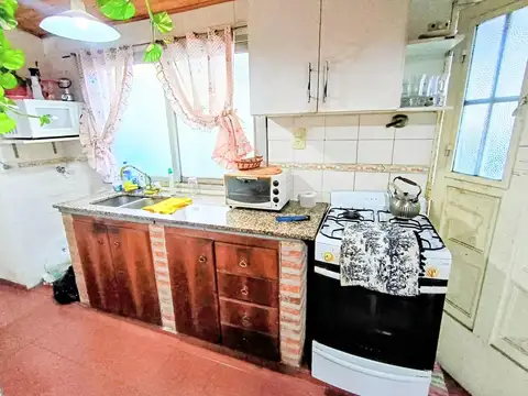 Casa 5 ambientes con 2 baños