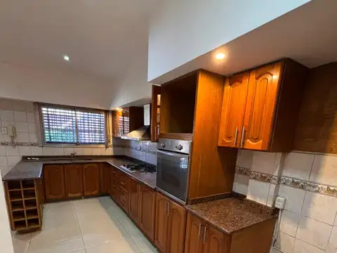 Casa en Alquiler de 3 dormitorios