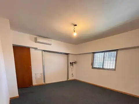 Casa en Alquiler con 1 cochera