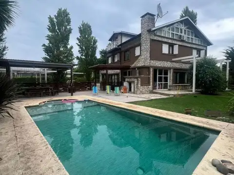 Casa en Alquiler de 5 dormitorios