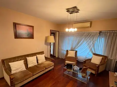 CHALET 7 AMBIENTES EN 2 PLANTAS