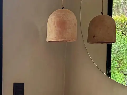 Casa en Alquiler con 3 cocheras